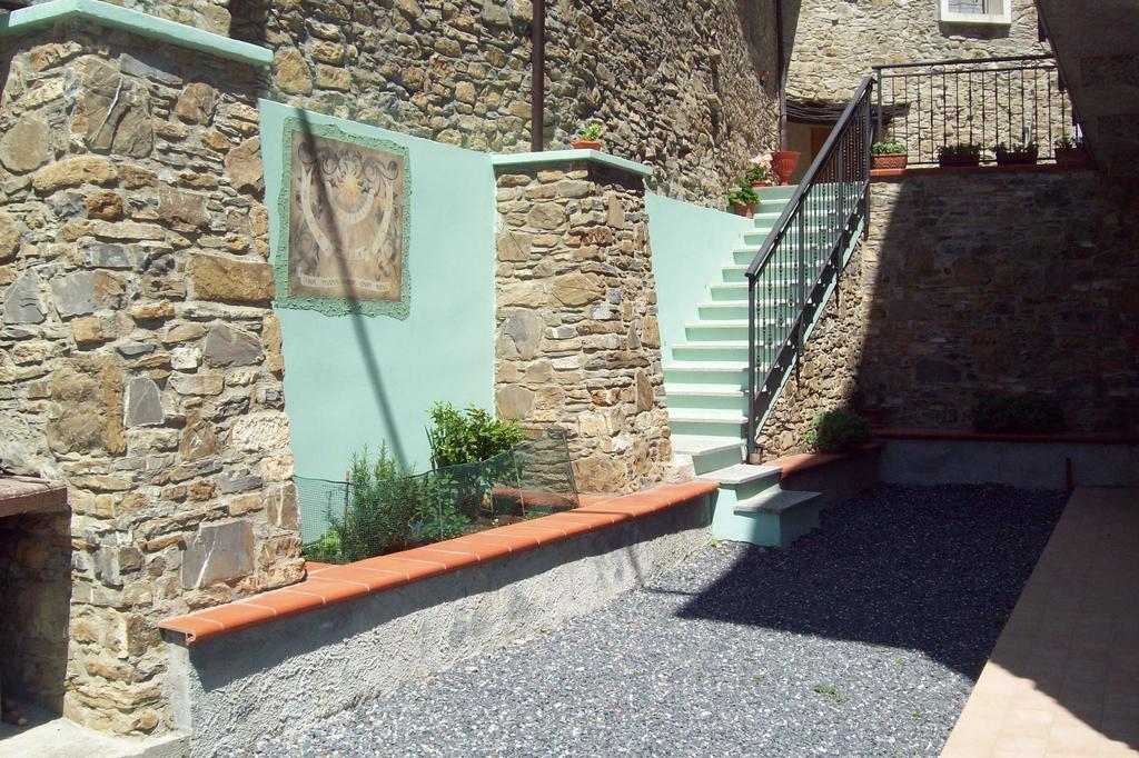 Villa Il Nido Delle Rondini à Testico Extérieur photo