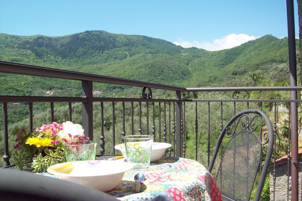 Villa Il Nido Delle Rondini à Testico Extérieur photo