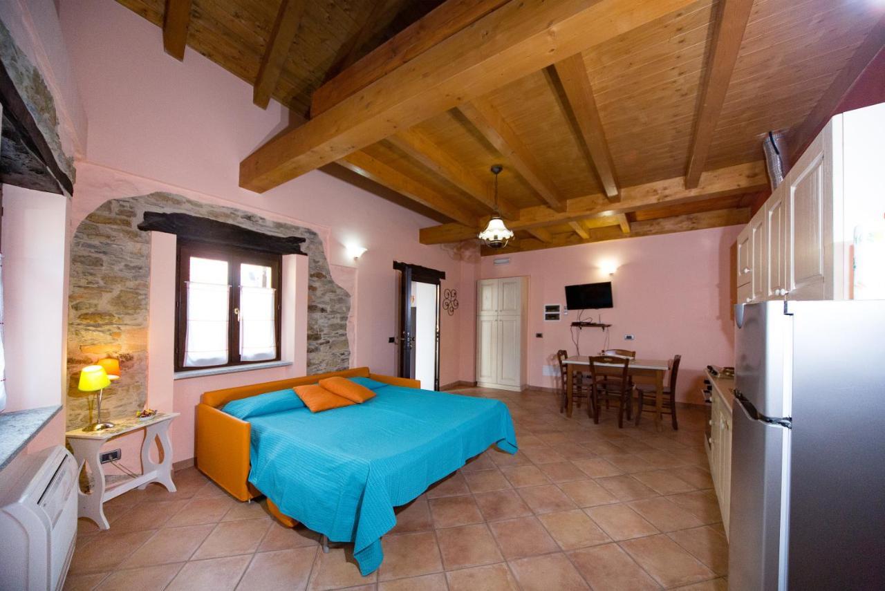Villa Il Nido Delle Rondini à Testico Extérieur photo