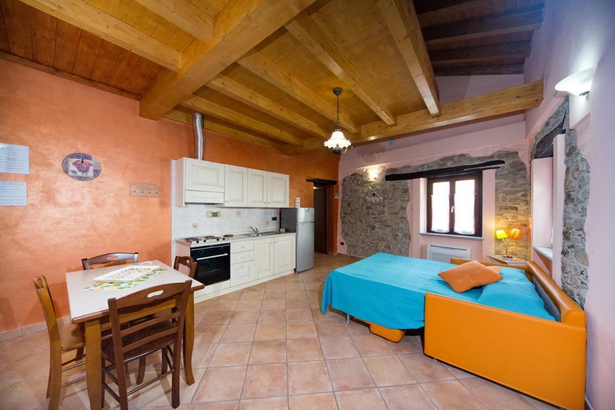 Villa Il Nido Delle Rondini à Testico Extérieur photo