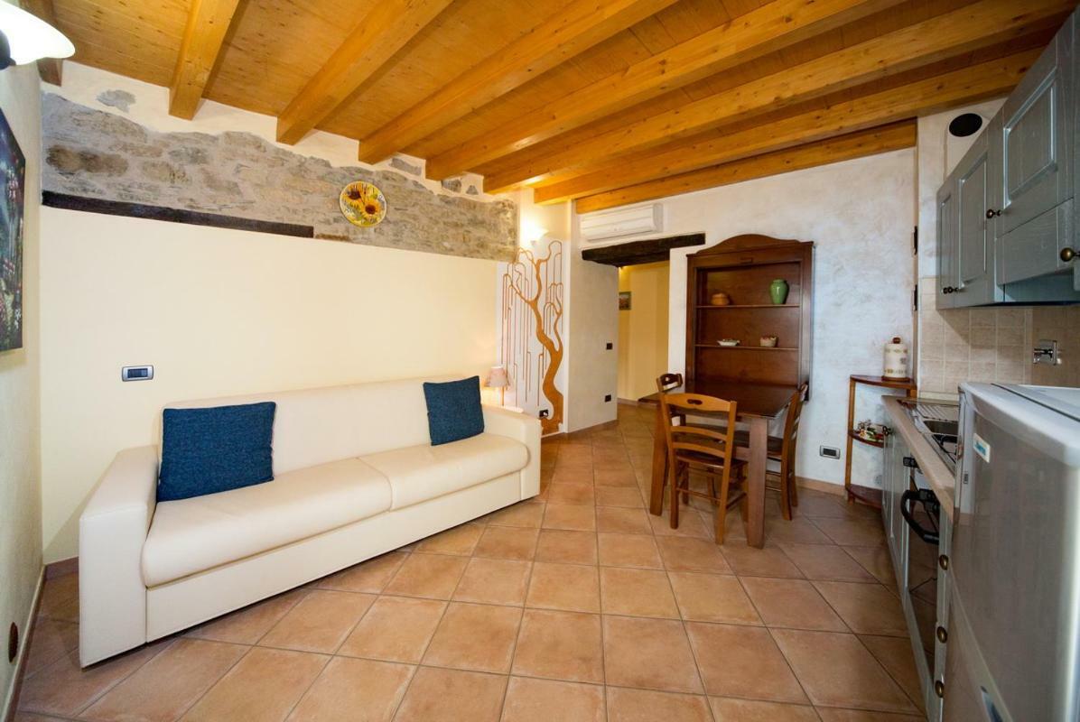 Villa Il Nido Delle Rondini à Testico Extérieur photo