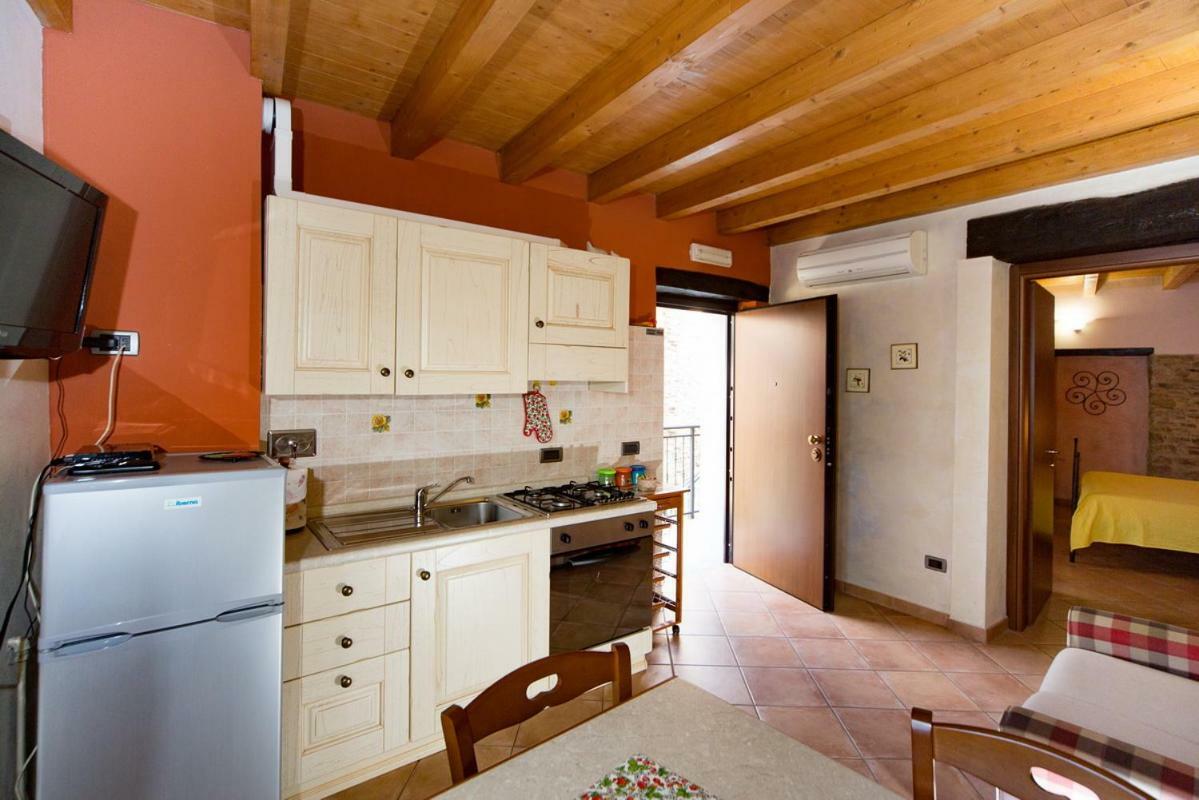 Villa Il Nido Delle Rondini à Testico Extérieur photo